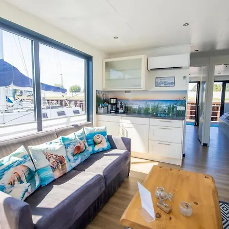 Båthotell Hausboot Traeumerei - Lp3