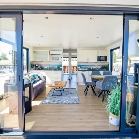 Båthotell Hausboot Traeumerei - Lp3 Peenemunde