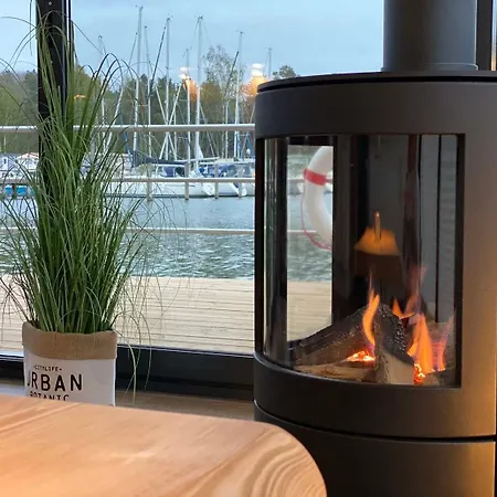 Hausboot Traeumerei - Lp3 Botel