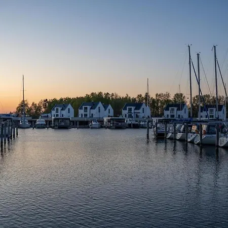 Hausboot Traeumerei - Lp3 * Peenemunde