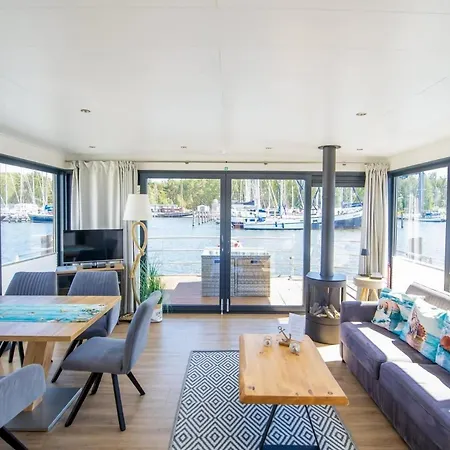 Hausboot Traeumerei - Lp3 Peenemunde
